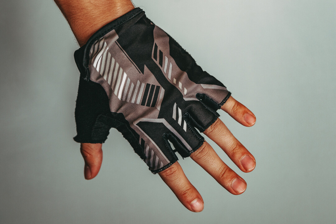 Даже самые простые перчатки приносят комфорт во время езды.